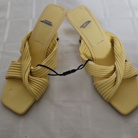 Yellow Women's Shoes - Picture 12 of 16